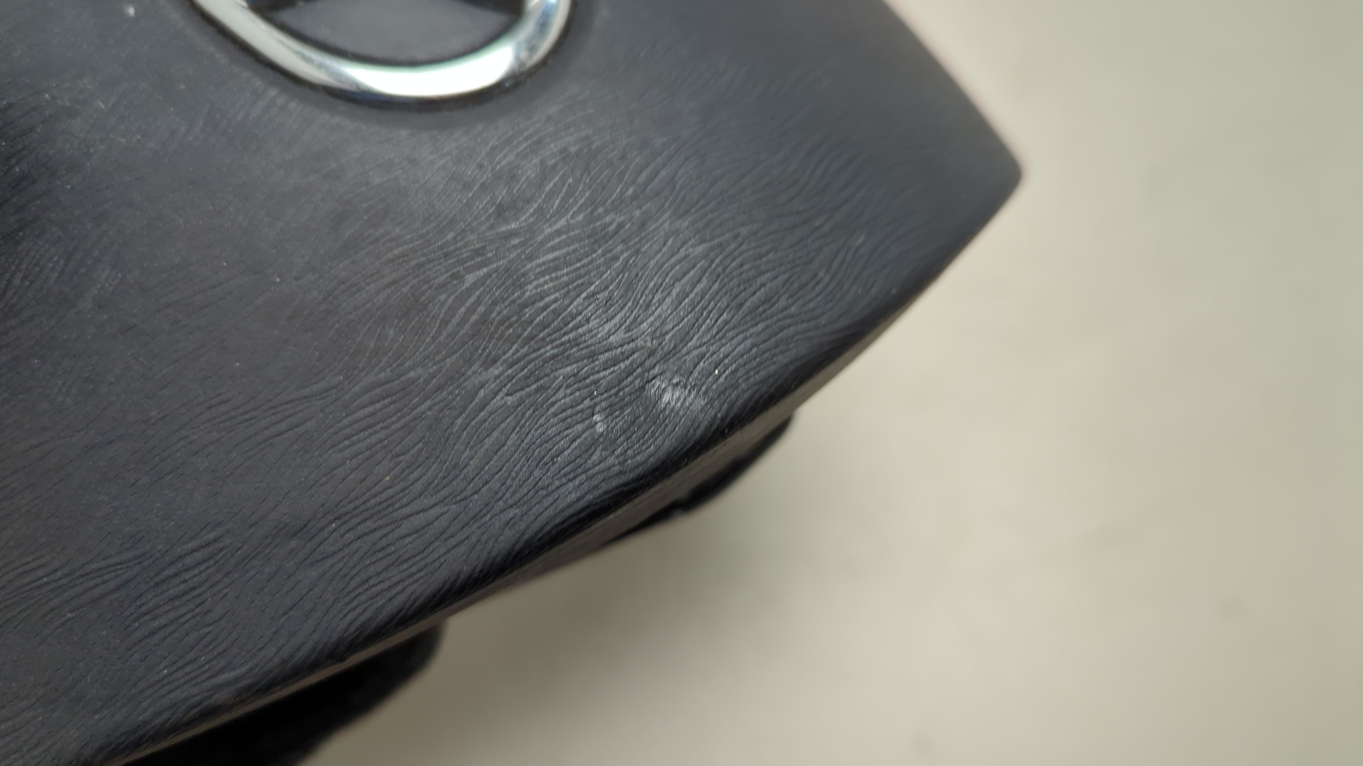 Подушка безопасности в рулевое колесо