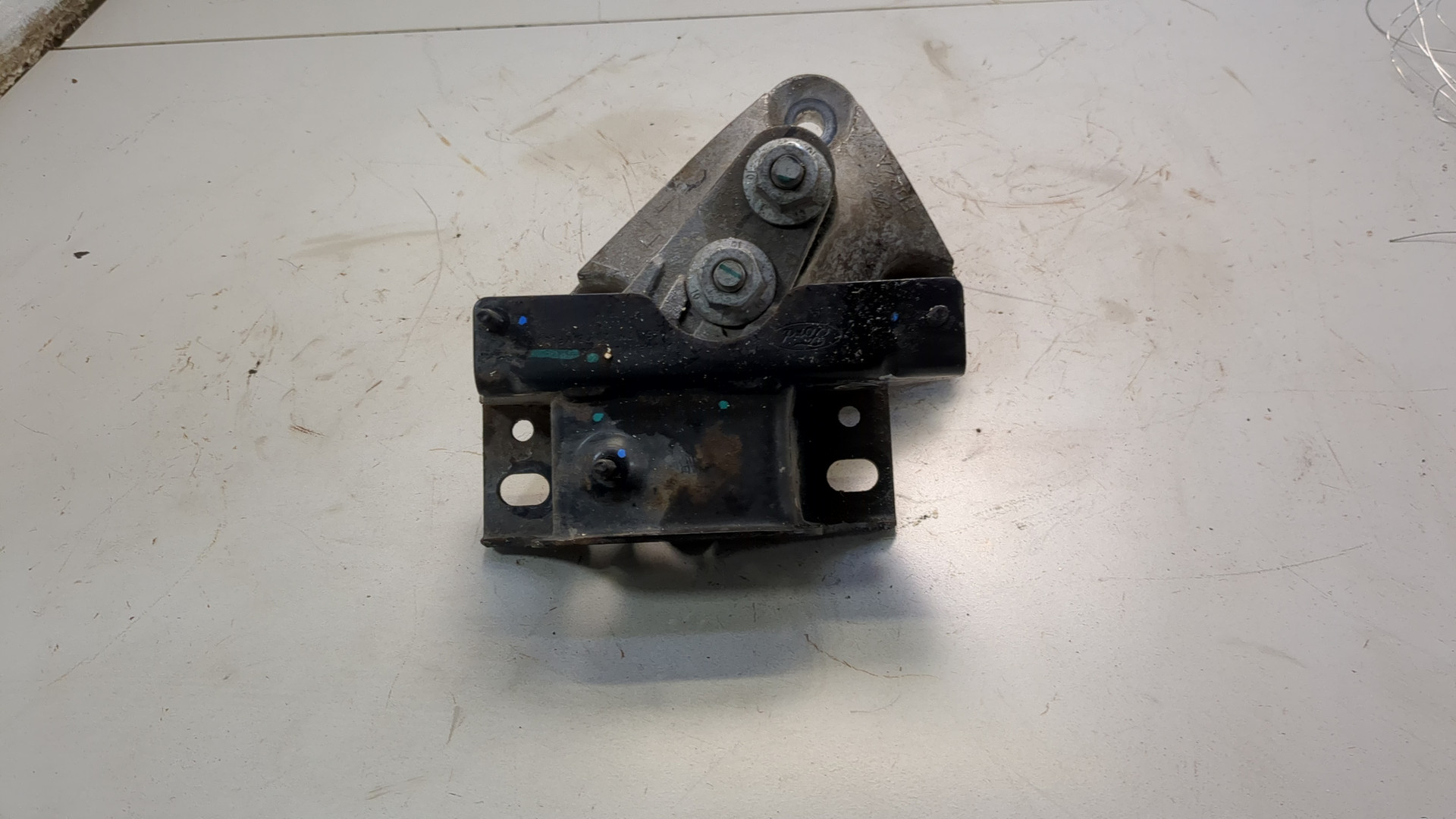 Опора двигателя