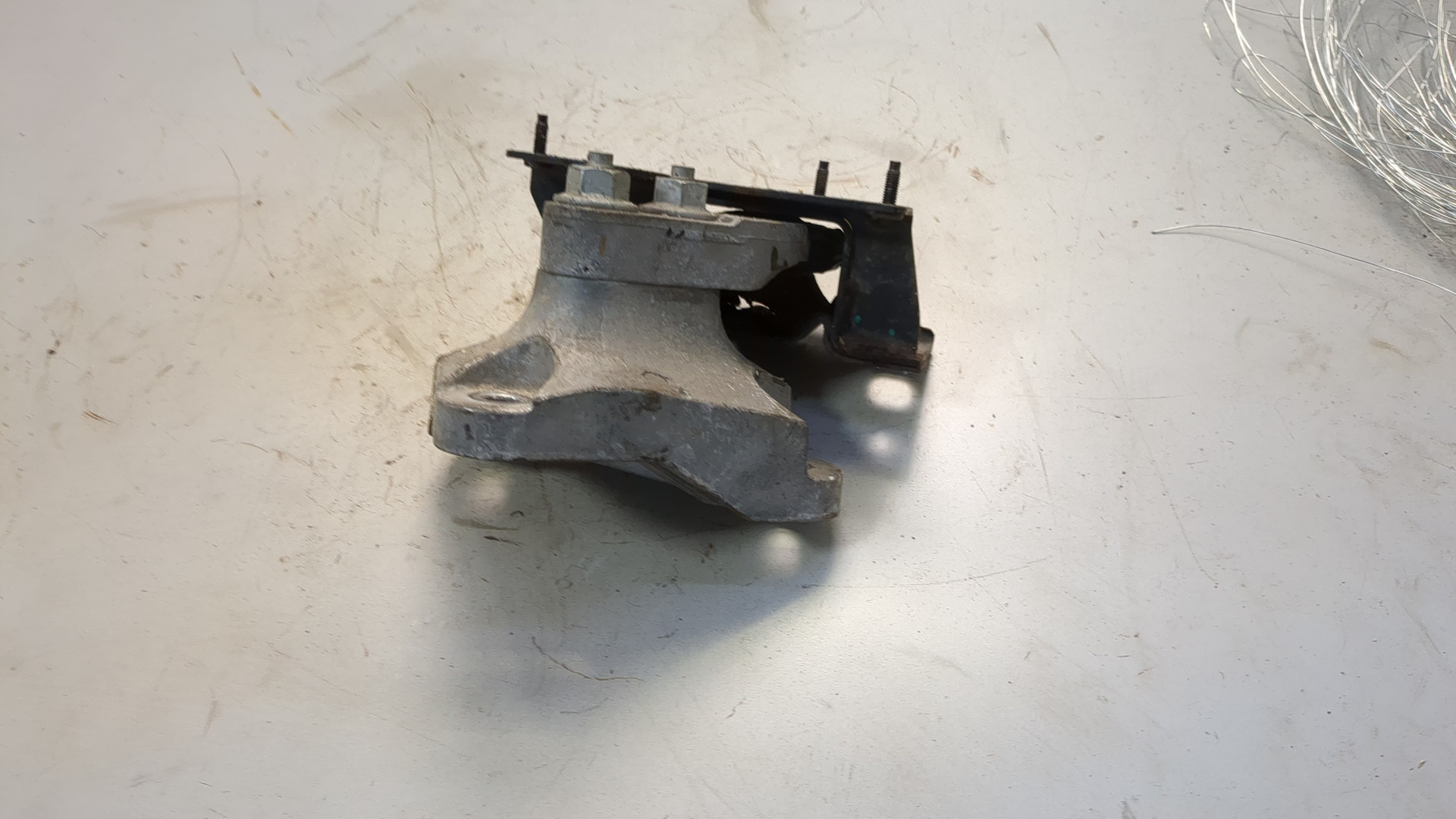 Опора двигателя