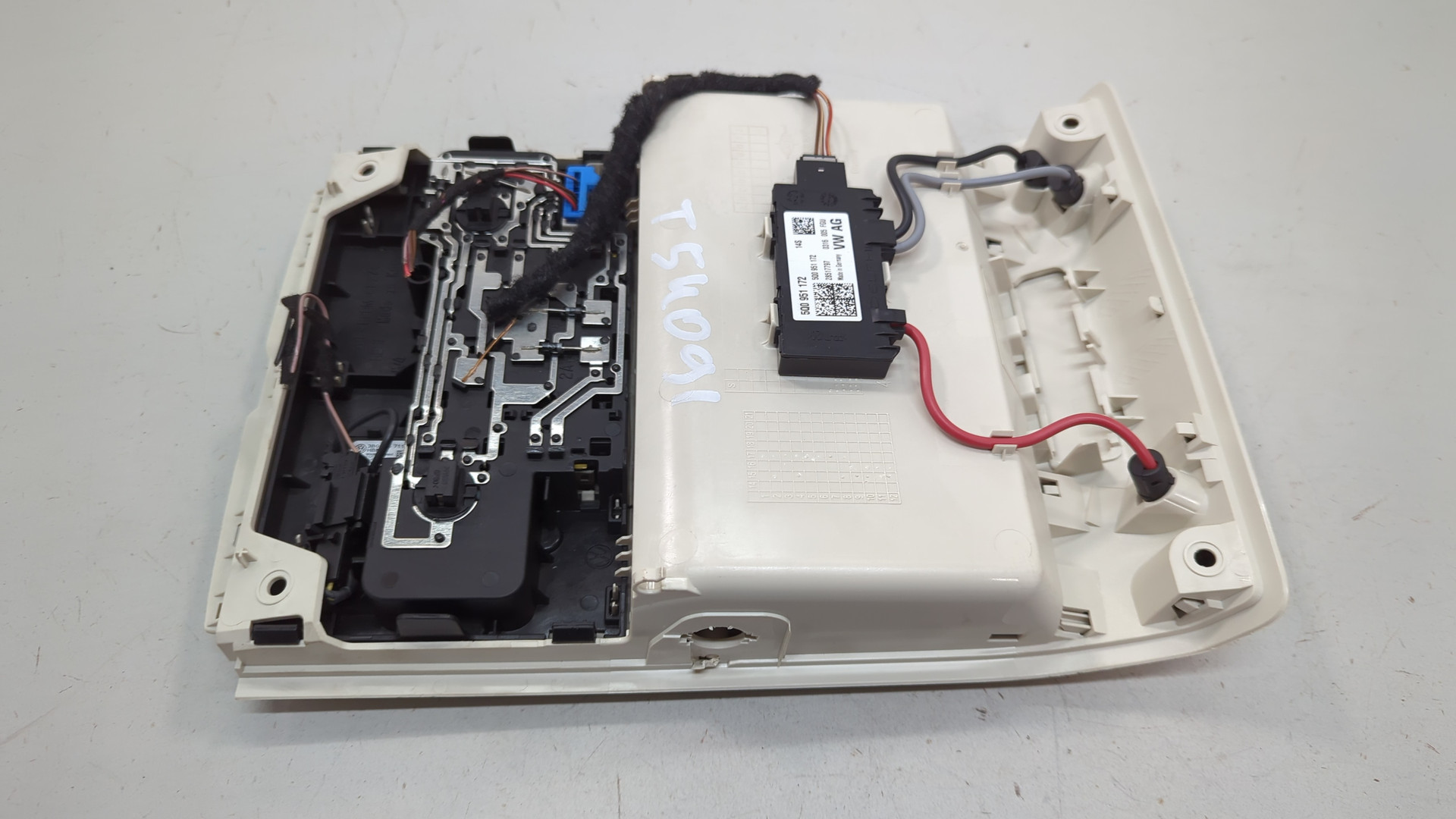 Плафон салонный