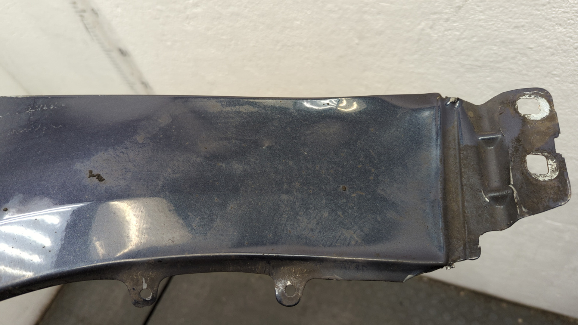 Крыло переднее левое