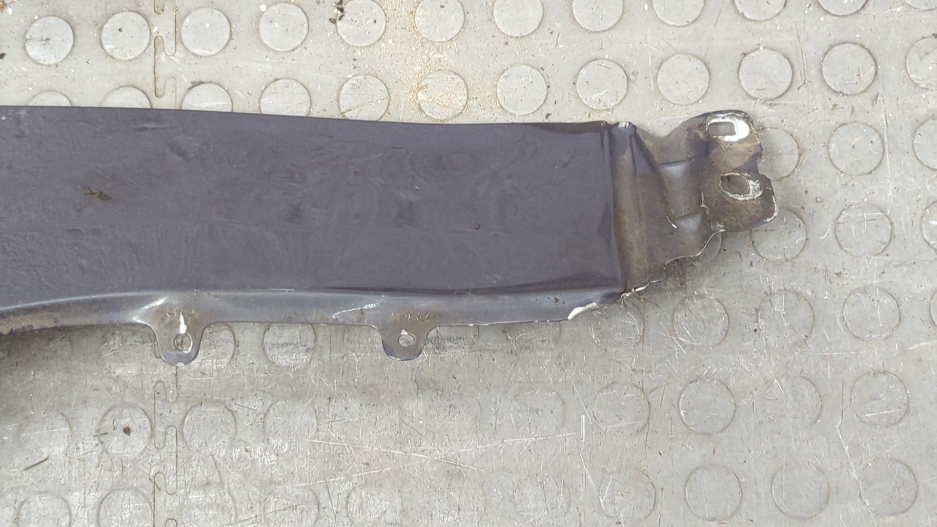 Крыло переднее левое