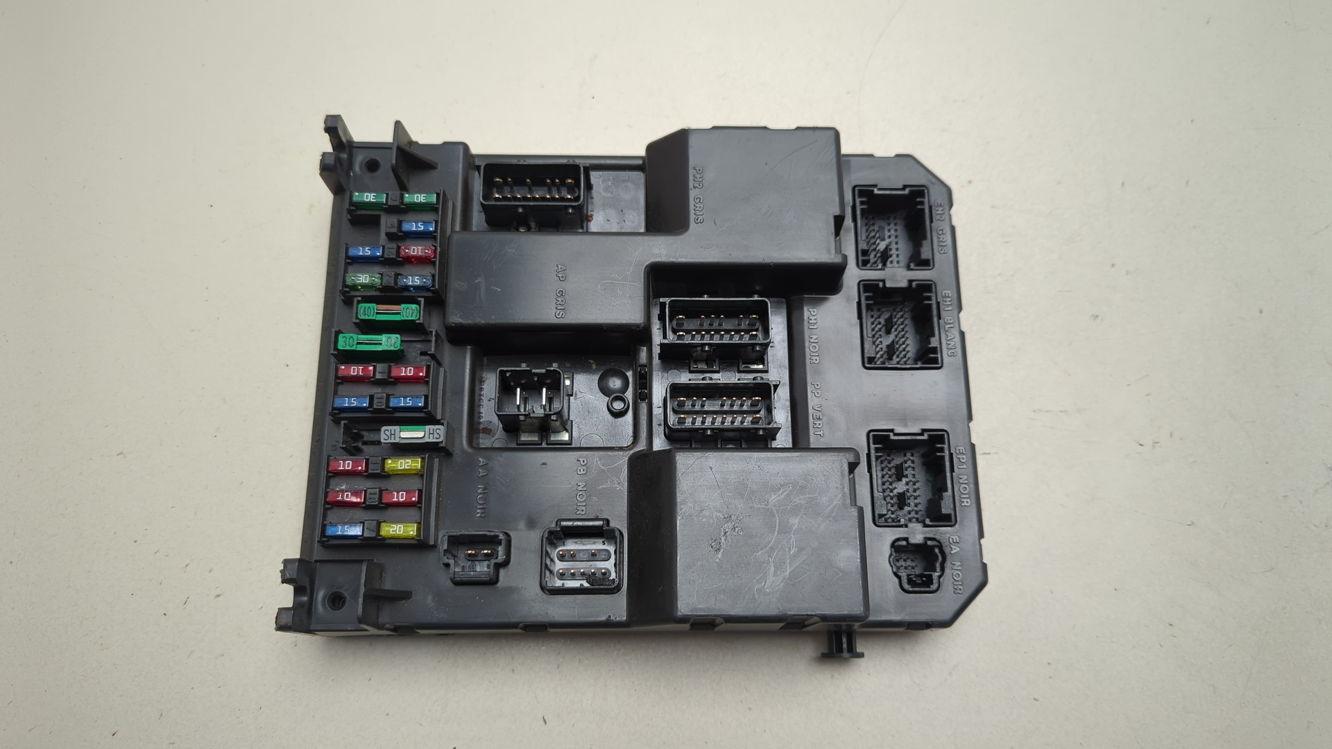 Блок предохранителей