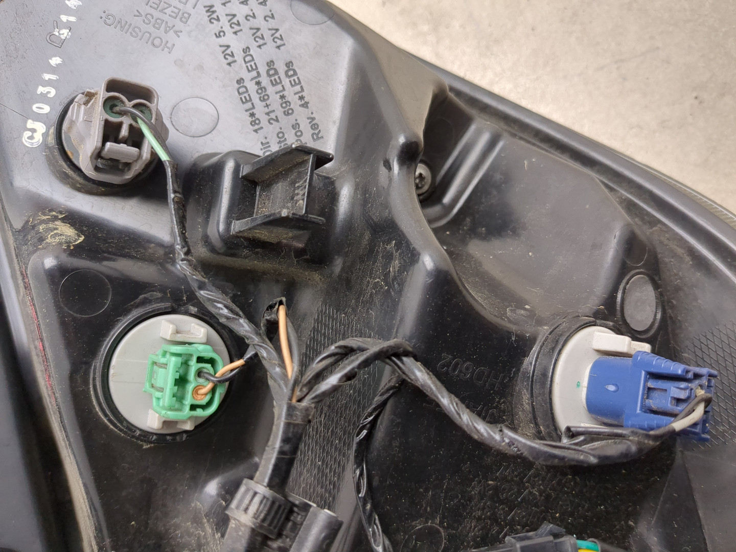 Фонарь задний правый