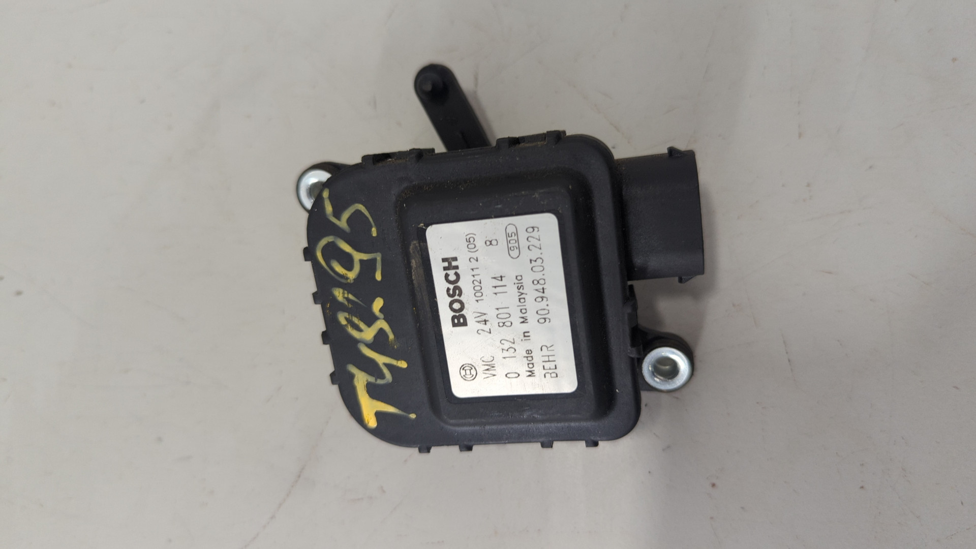 Моторчик заслонки печки