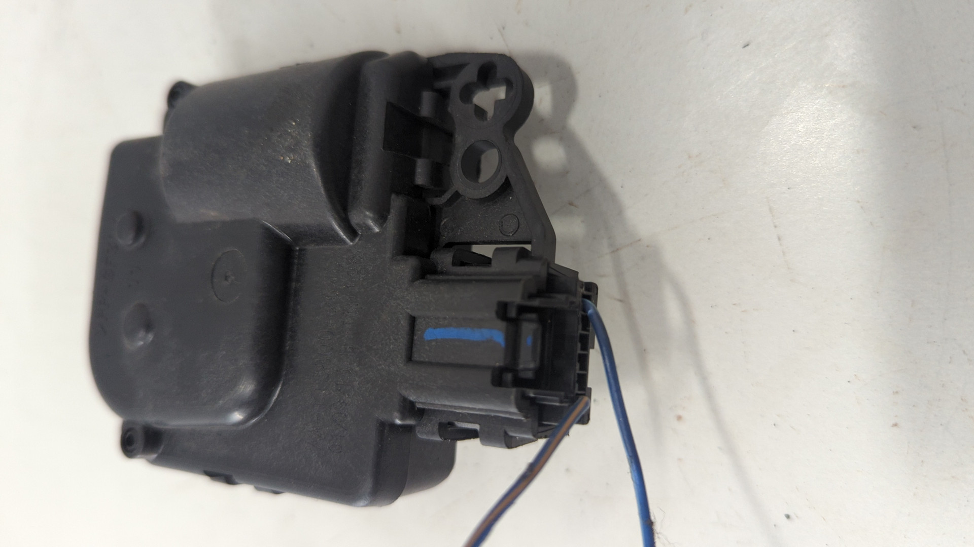 Моторчик заслонки печки