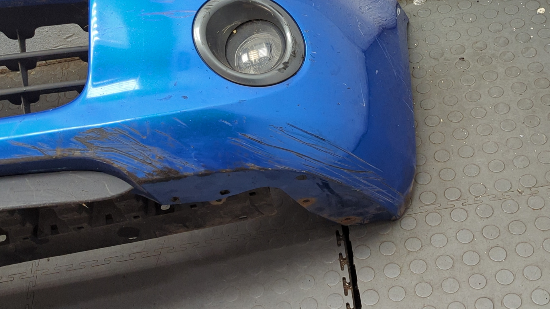 Бампер передний