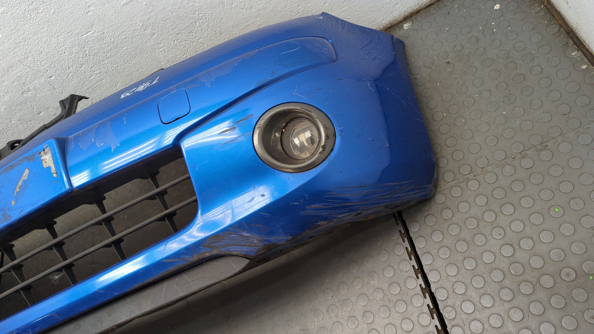 Бампер передний