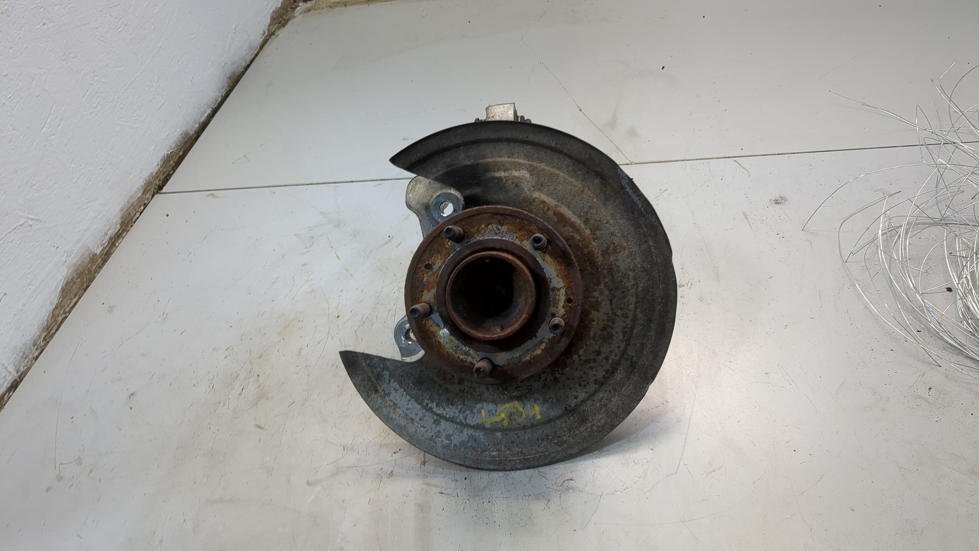 Кулак поворотный задний правый