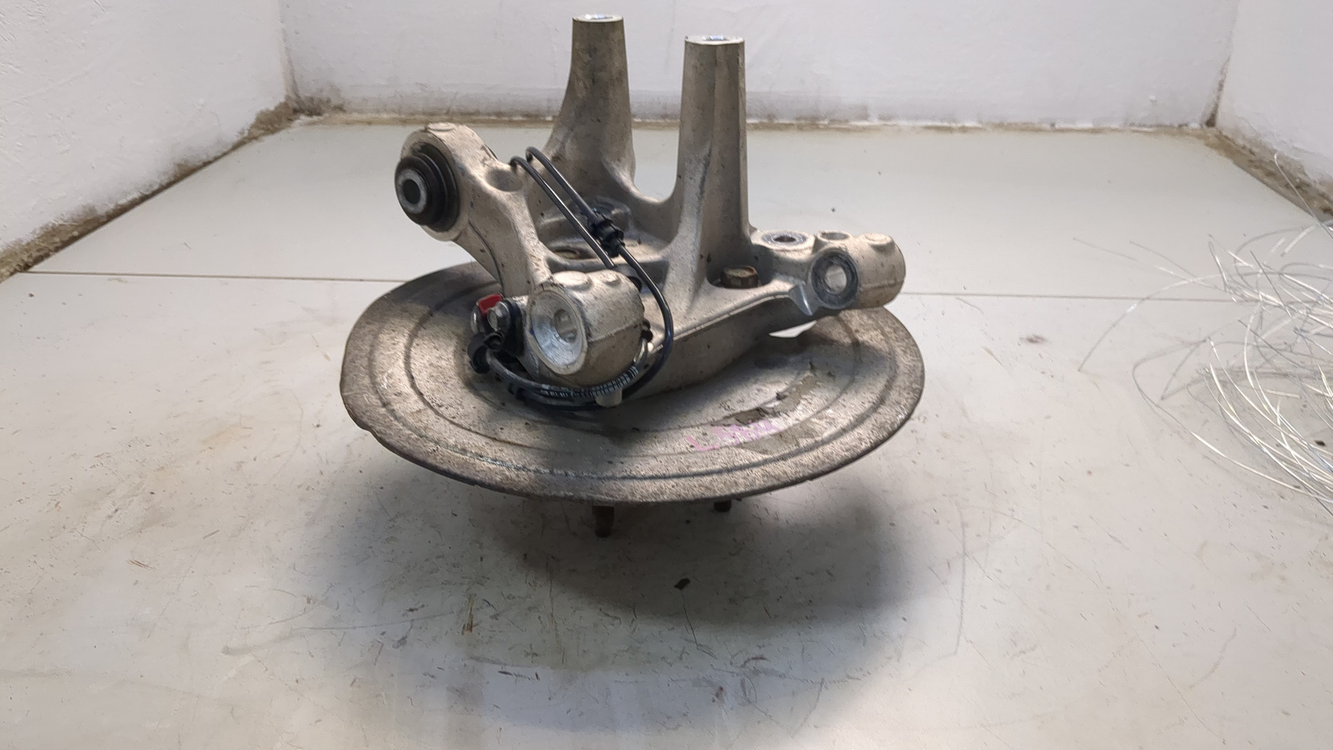 Кулак поворотный задний правый