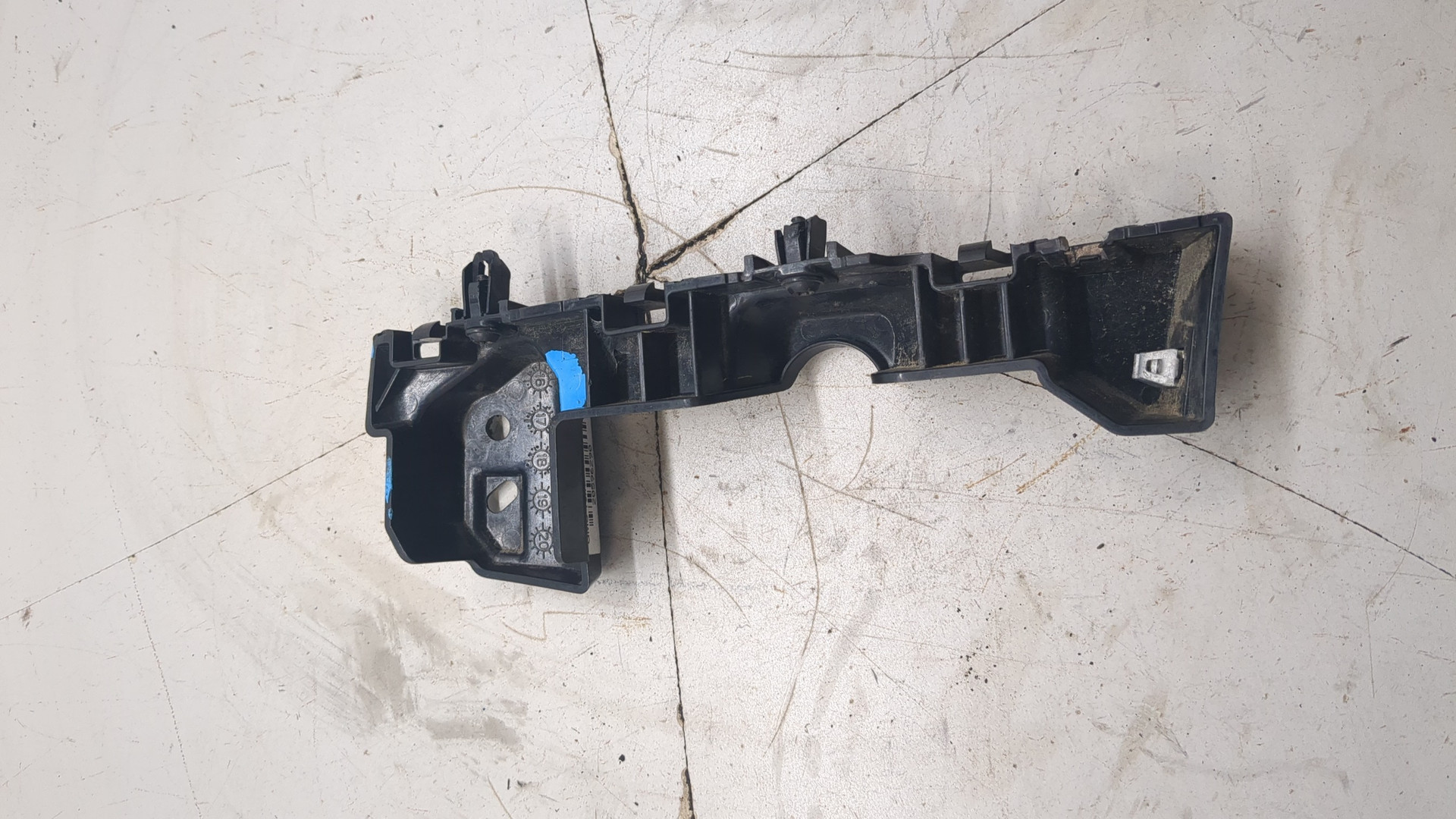 Кронштейн крепления крыла