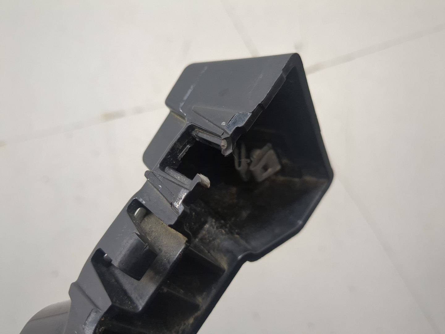 Кронштейн крепления крыла