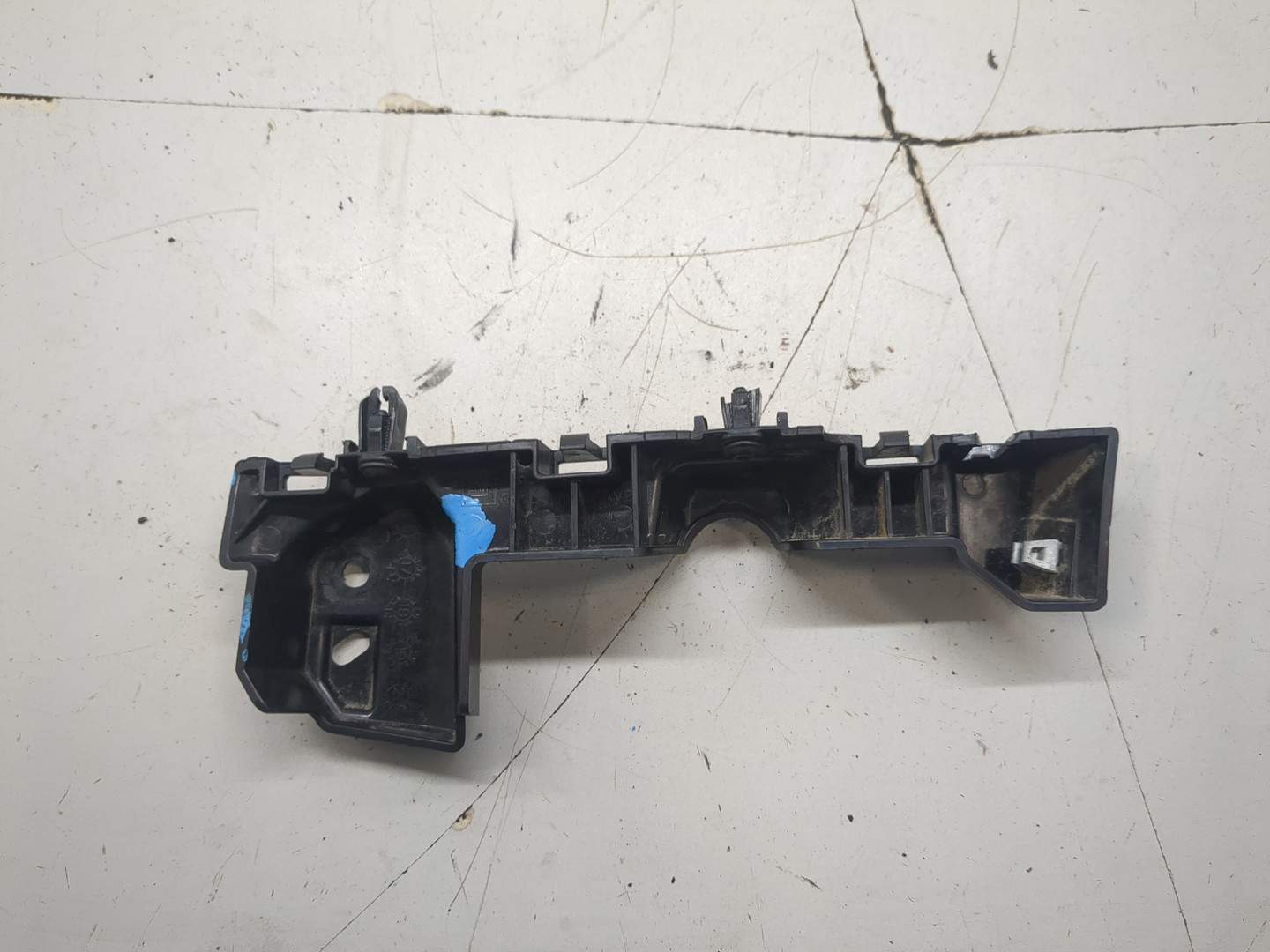 Кронштейн крепления крыла