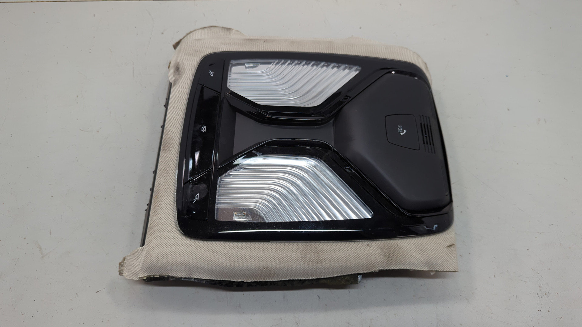 Плафон салонный