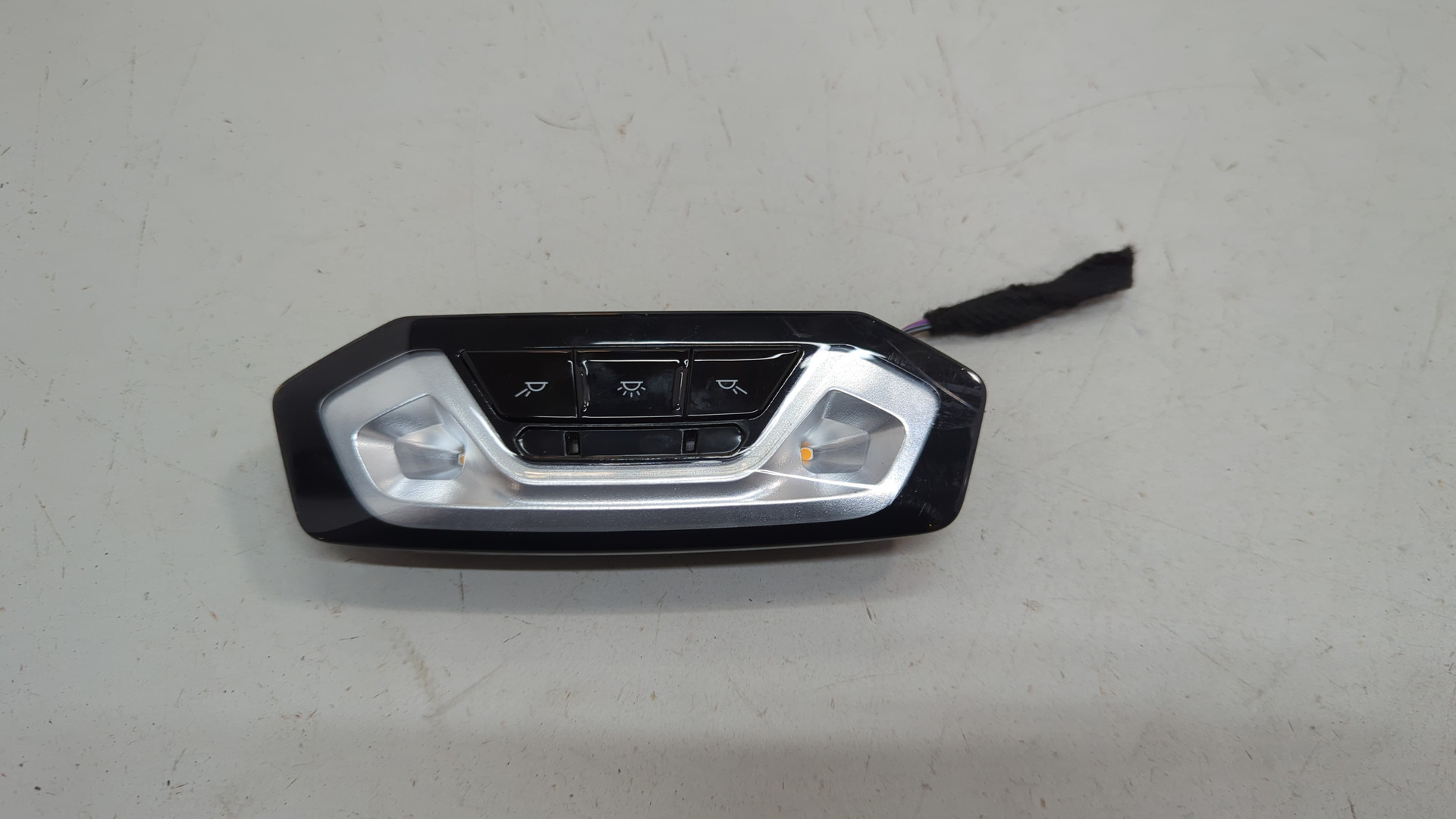 Плафон салонный