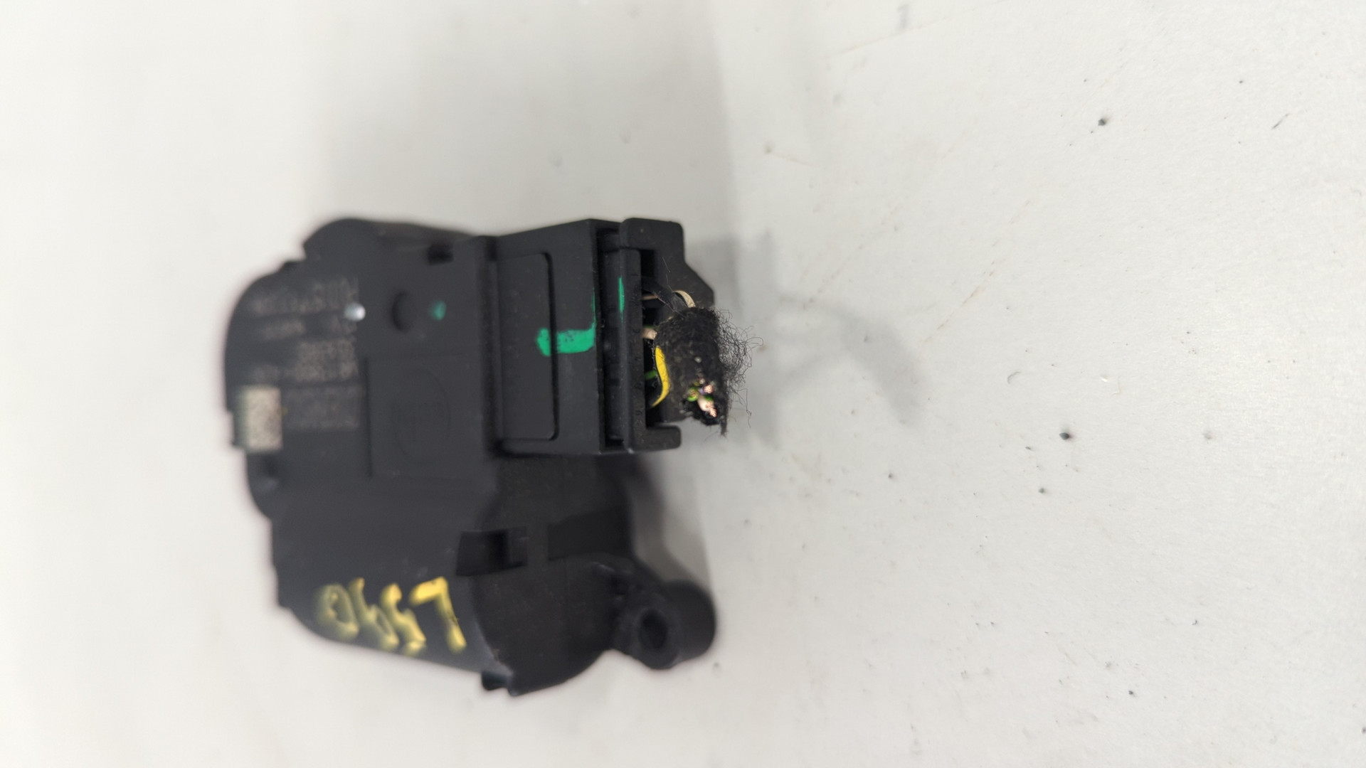 Моторчик заслонки печки