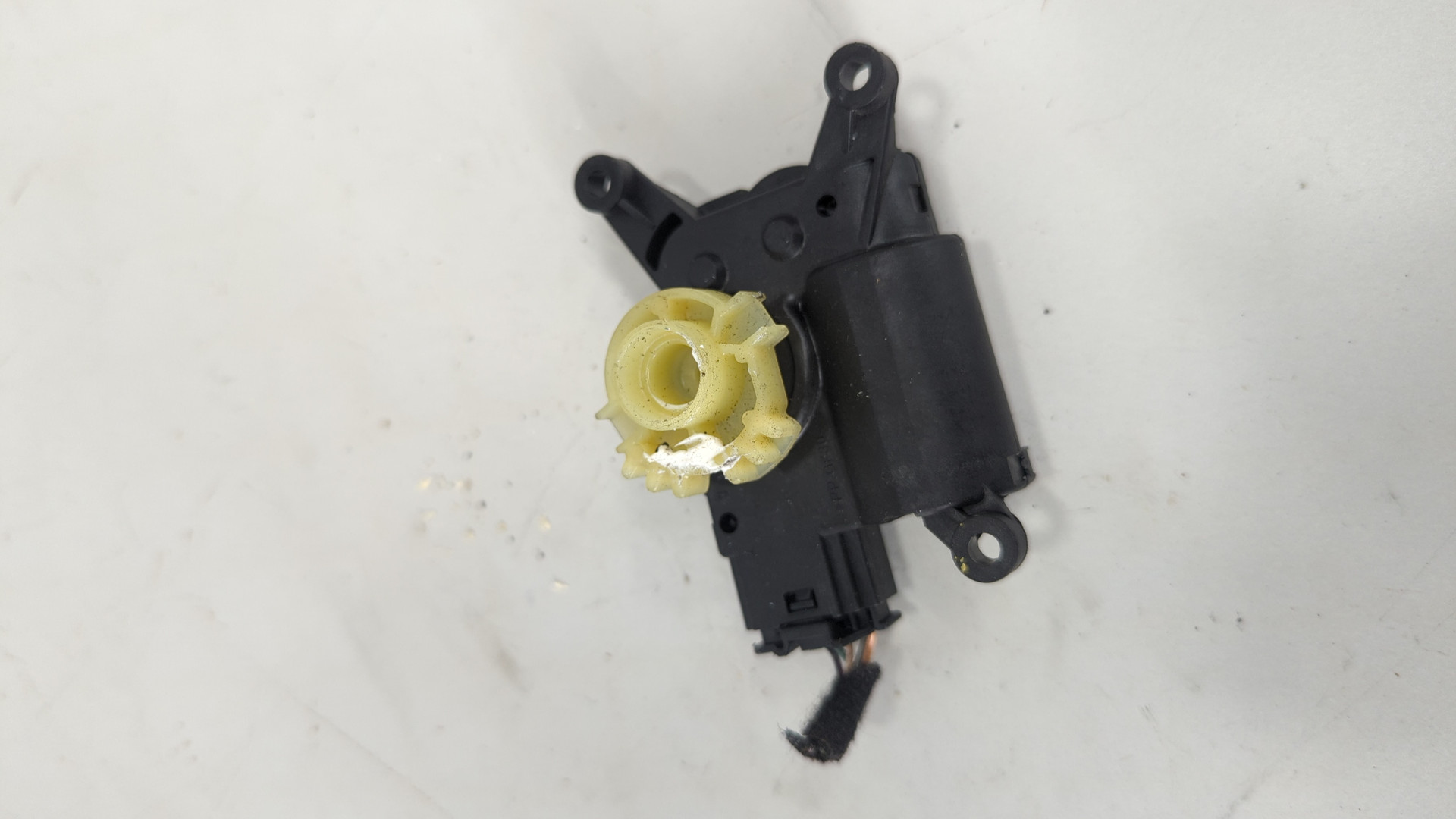 Моторчик заслонки печки