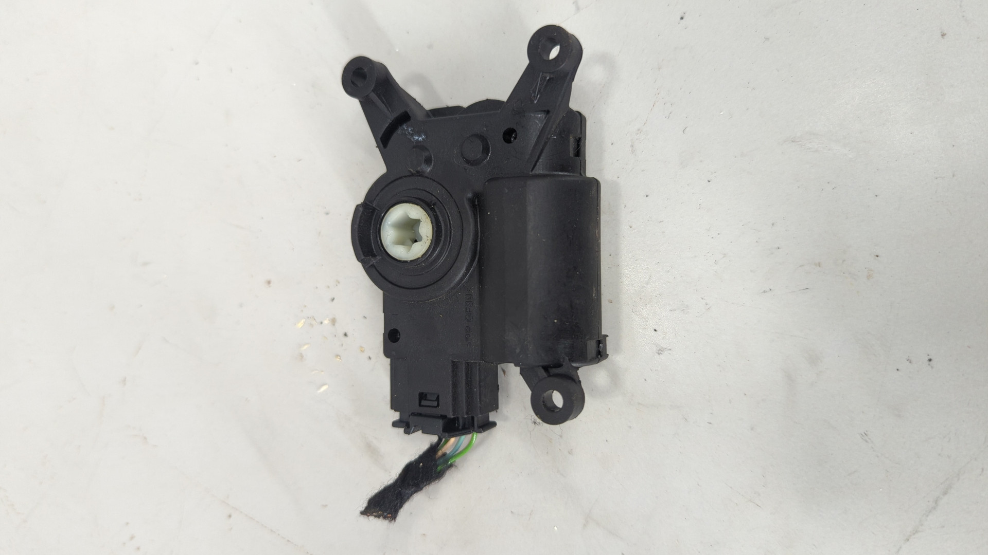 Моторчик заслонки печки