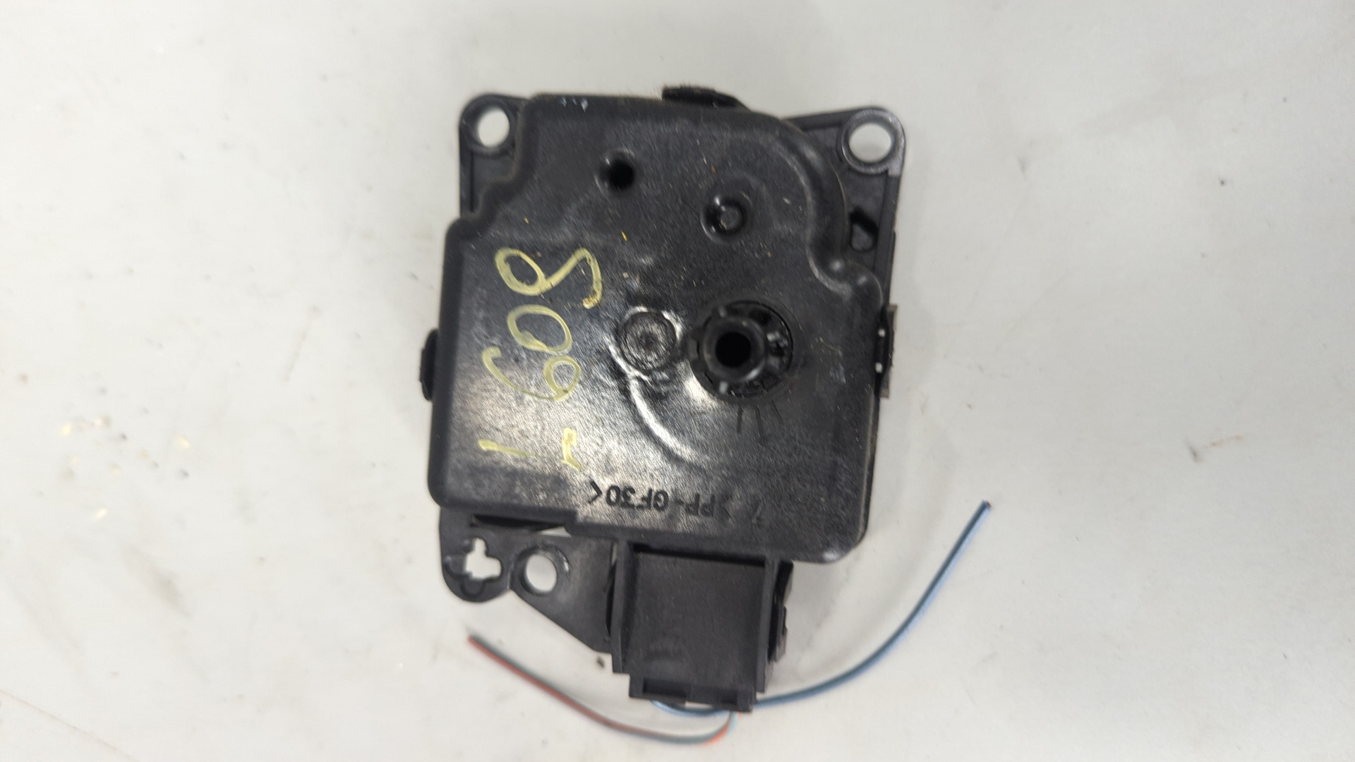 Моторчик заслонки печки