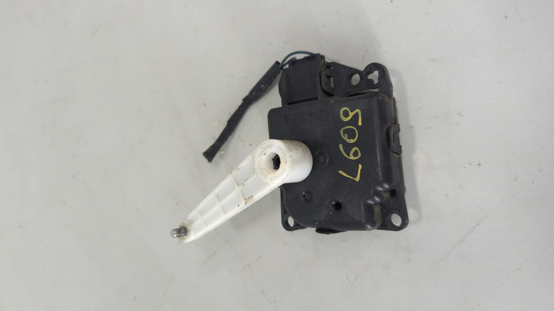 Моторчик заслонки печки