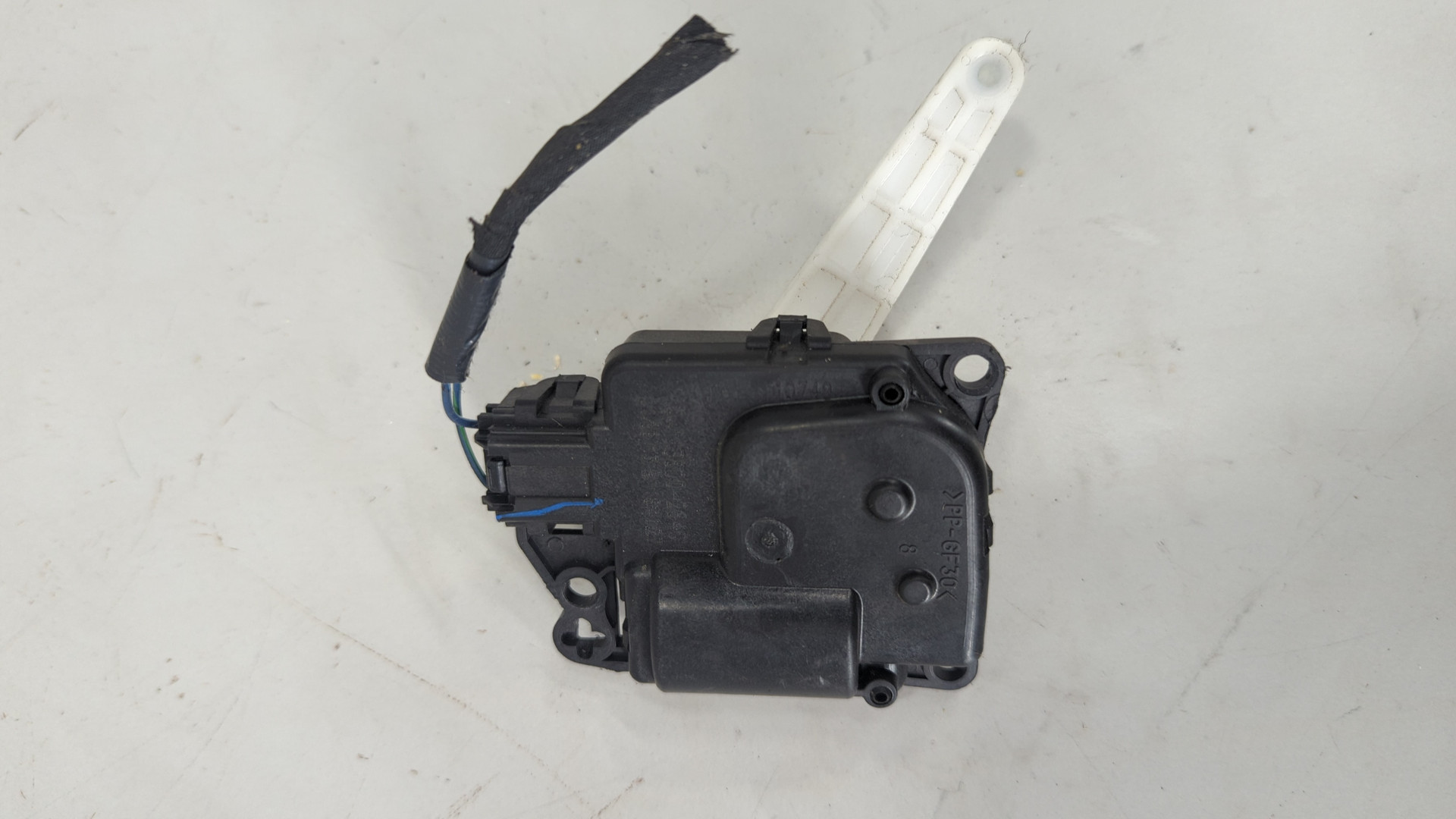 Моторчик заслонки печки