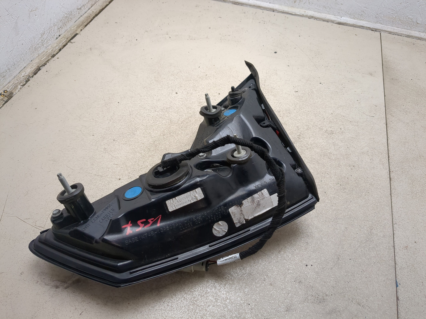 Фонарь задний внутренний левый