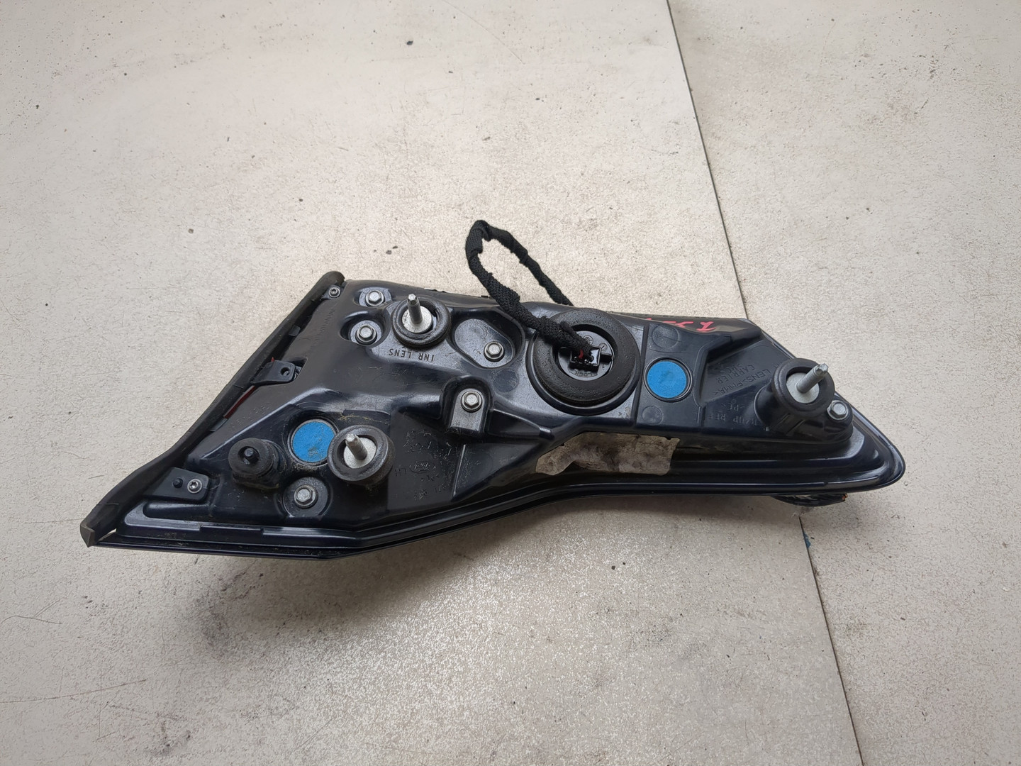 Фонарь задний внутренний левый