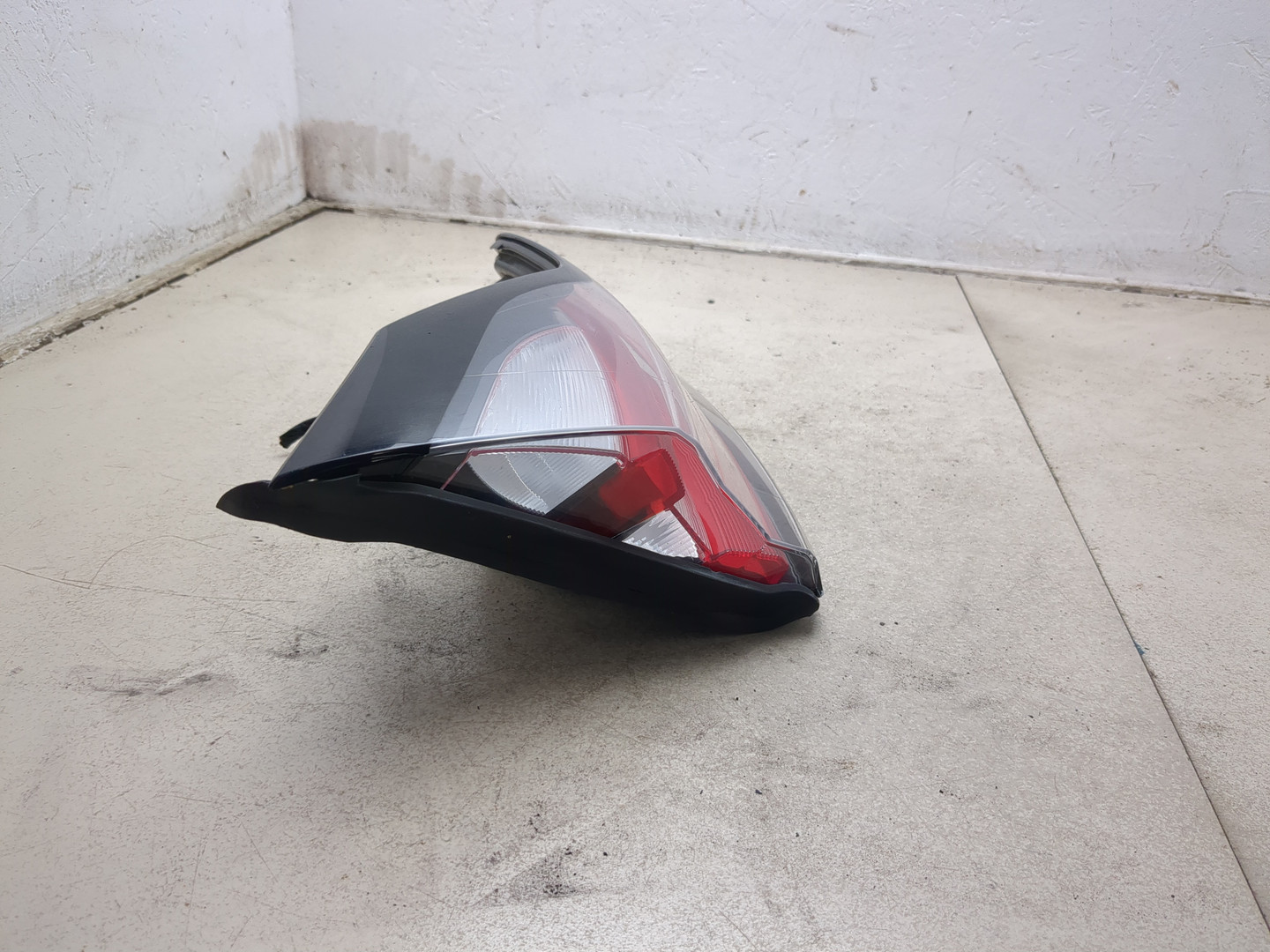 Фонарь задний внутренний левый