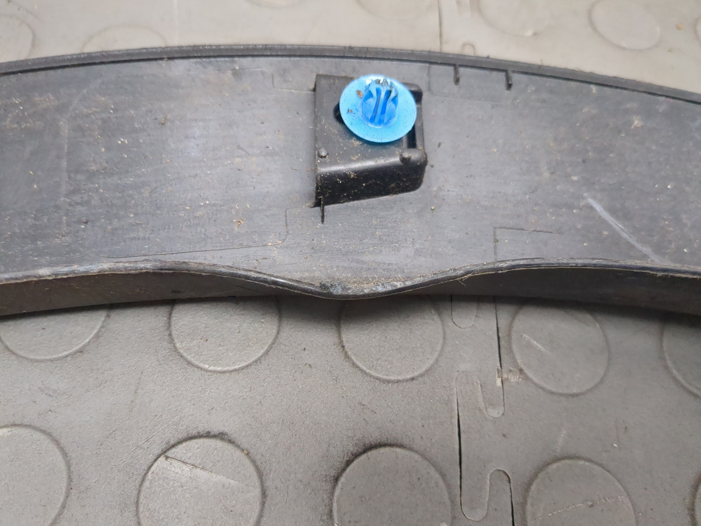 Накладка переднего крыла правого