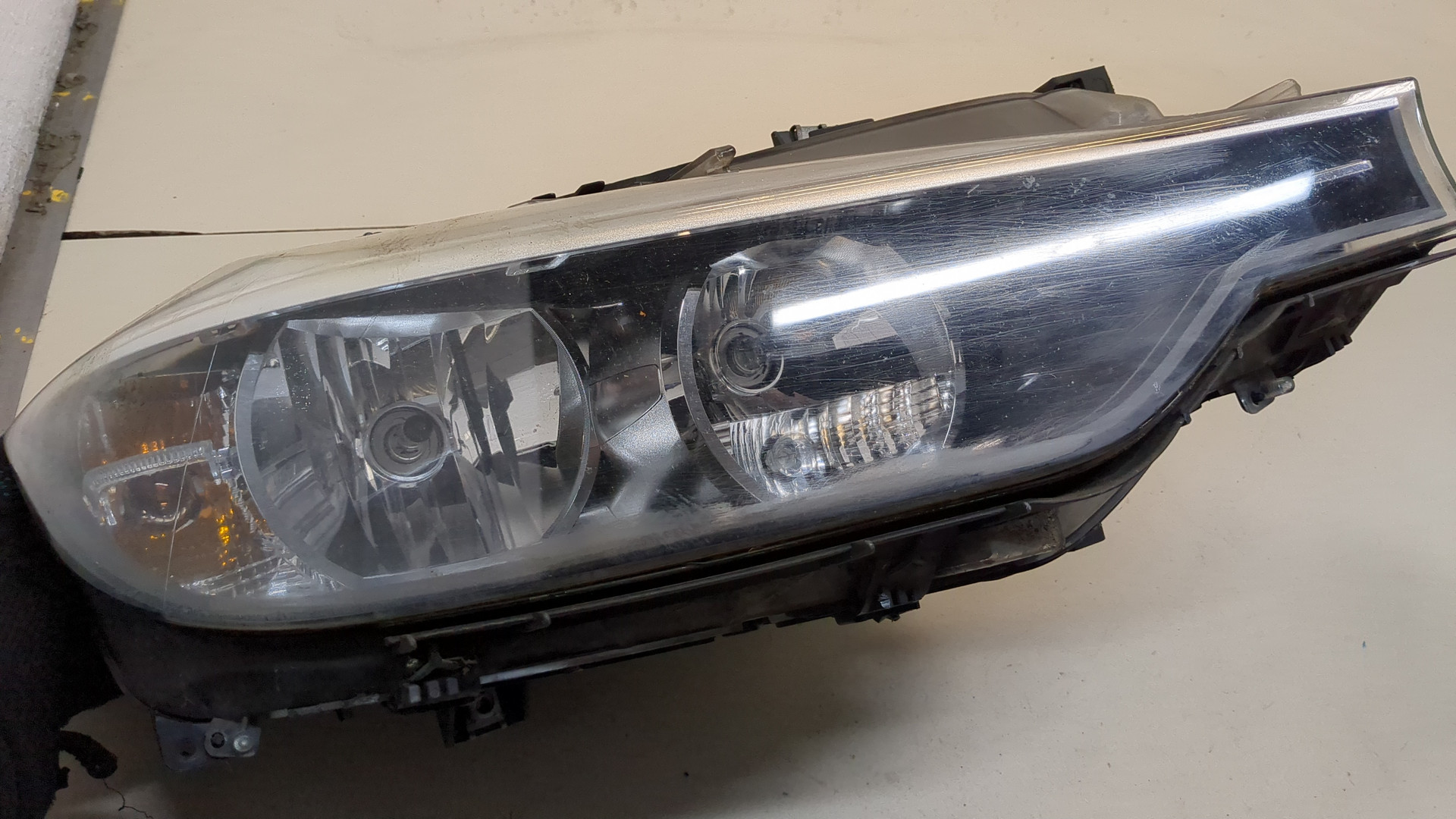 Фара правая