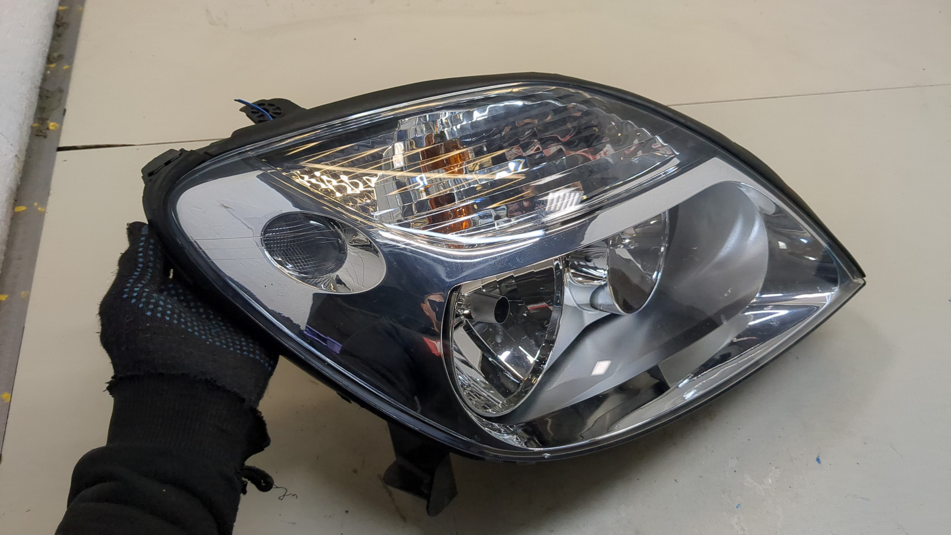 Фара правая