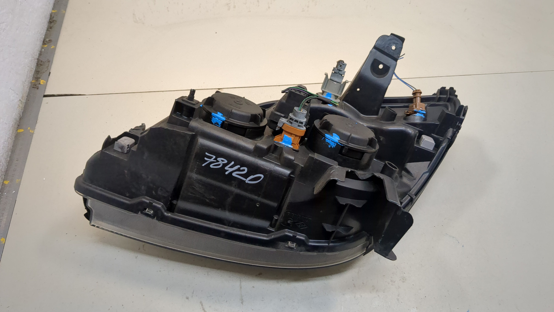 Фара правая