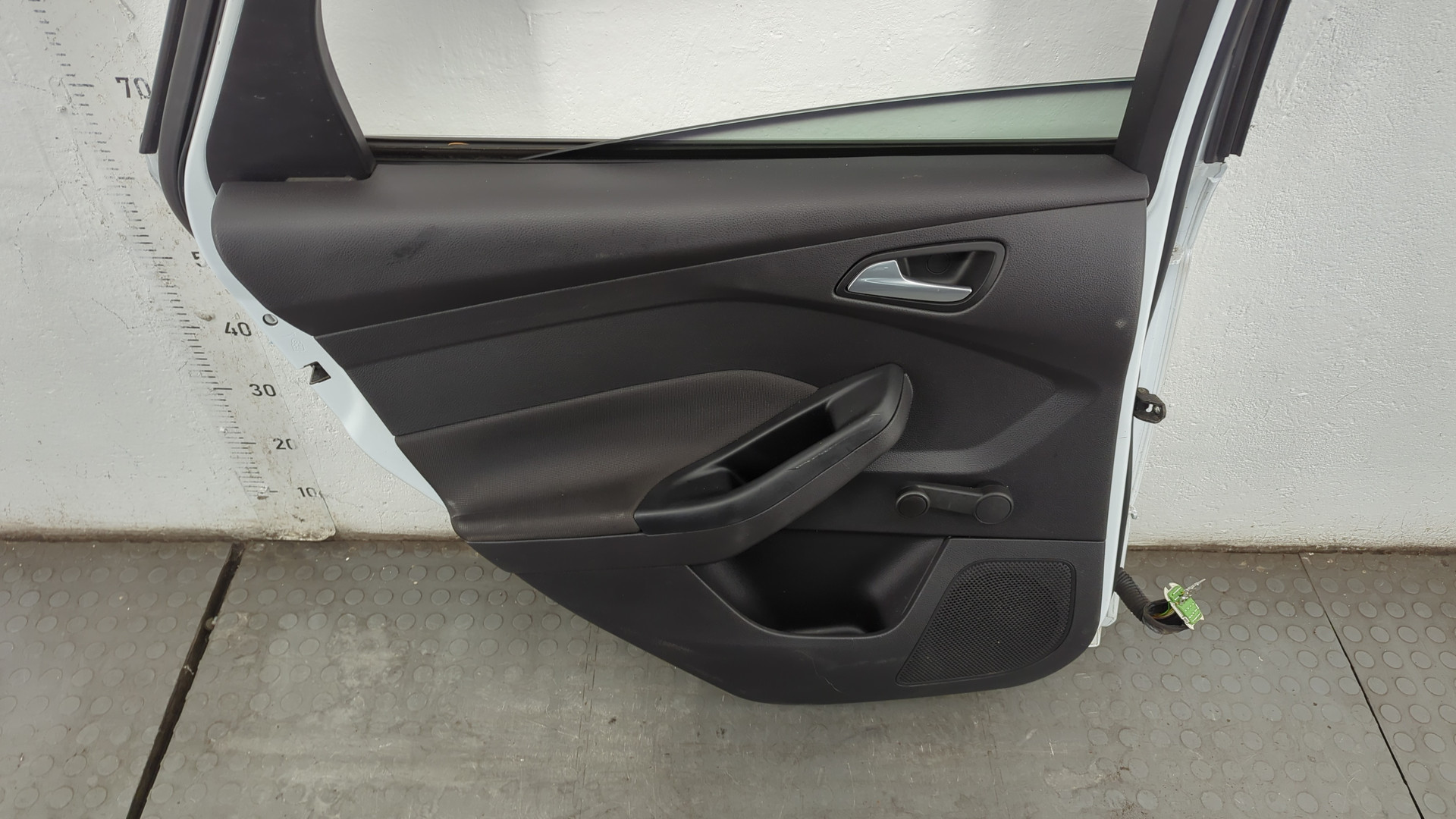 Дверь задняя левая