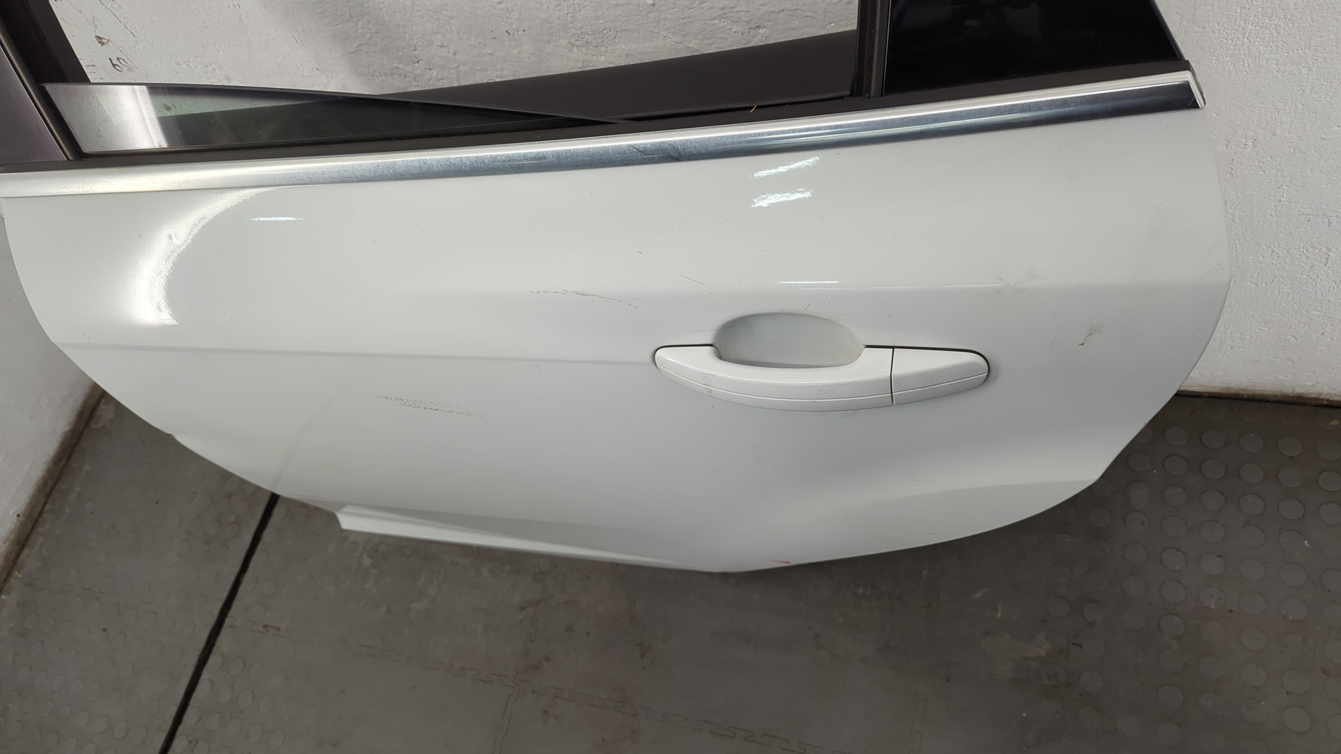 Дверь задняя левая