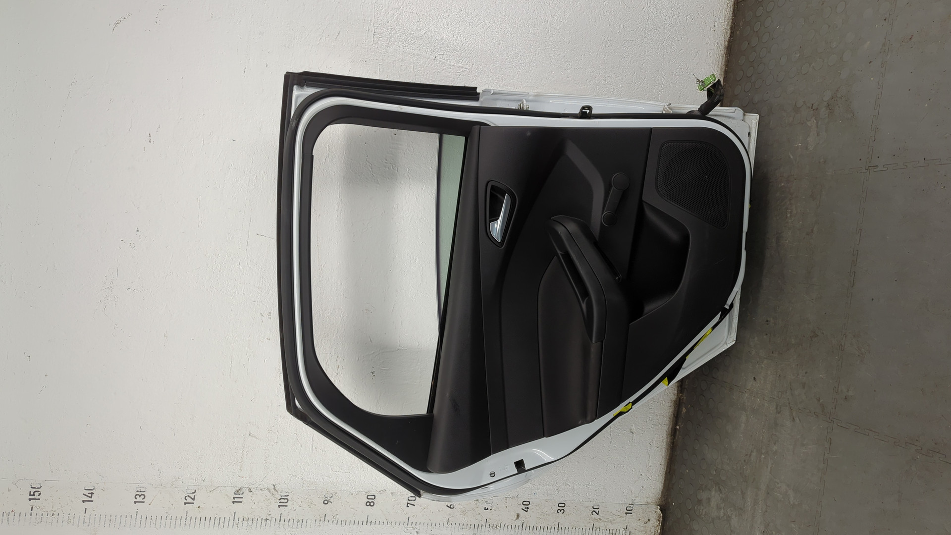 Дверь задняя левая