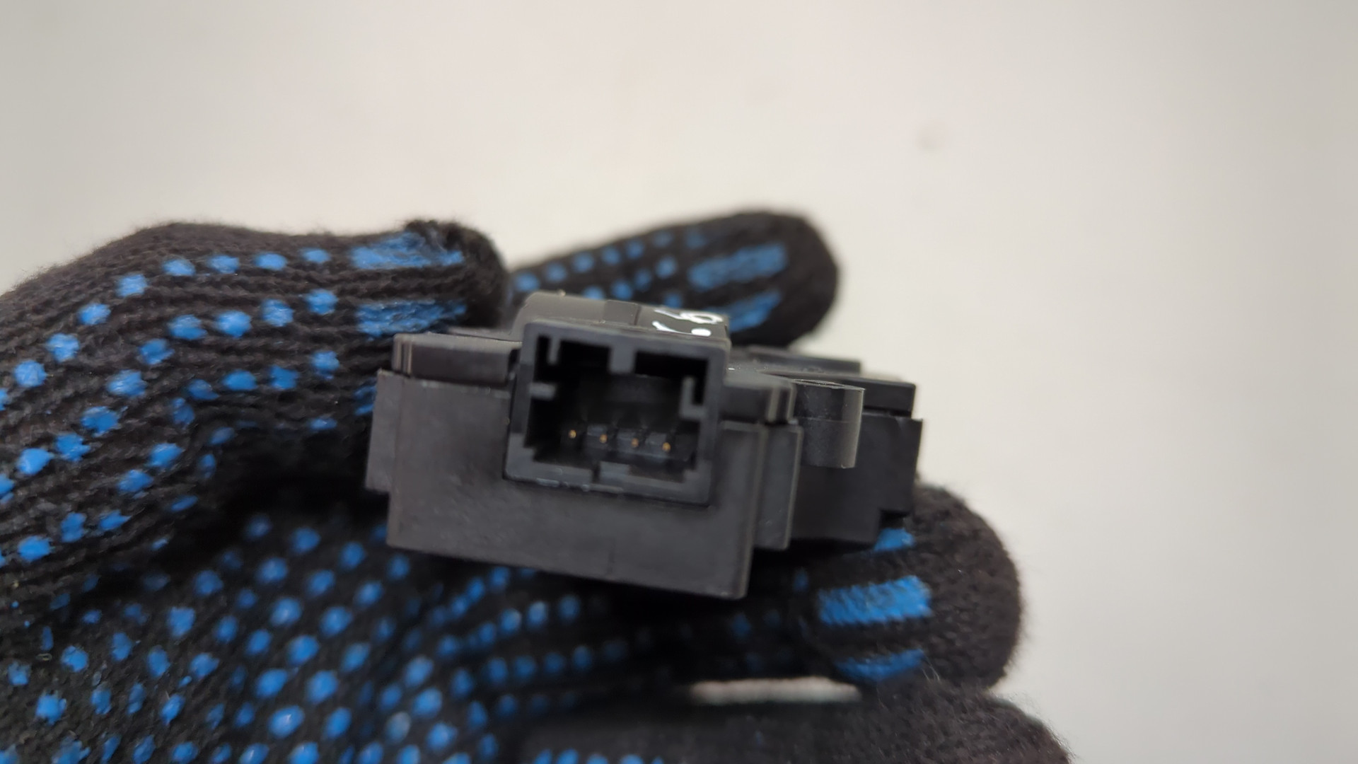 Моторчик заслонки печки