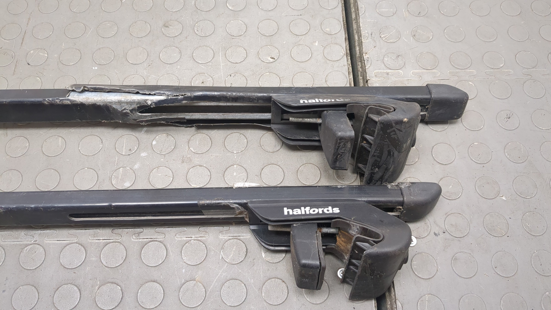 Рейлинги (релинг) к-кт (планки на крышу)