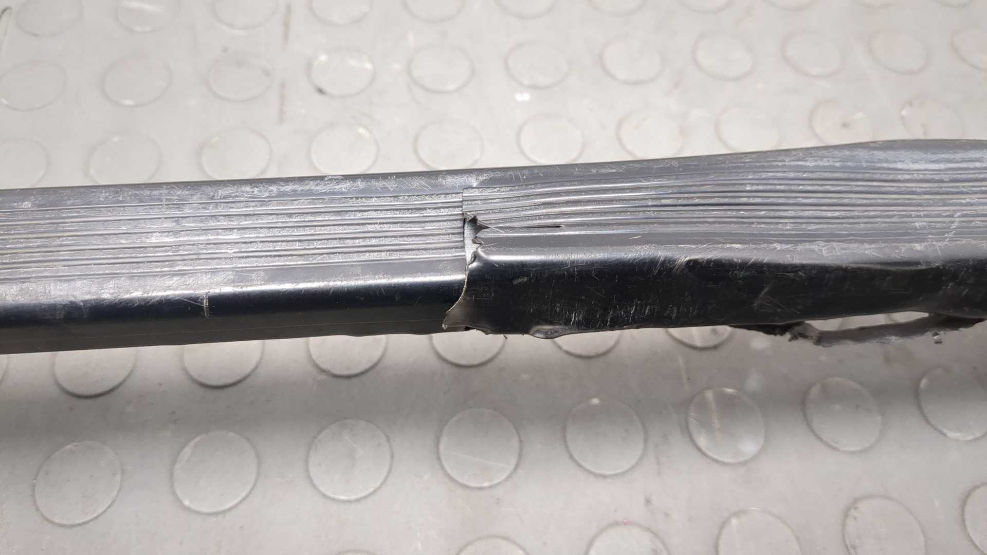 Рейлинги (релинг) к-кт (планки на крышу)