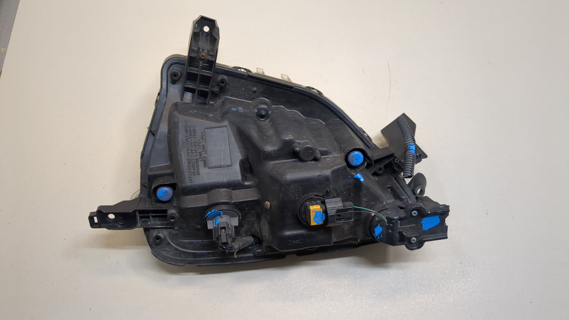 Фара противотуманная левая