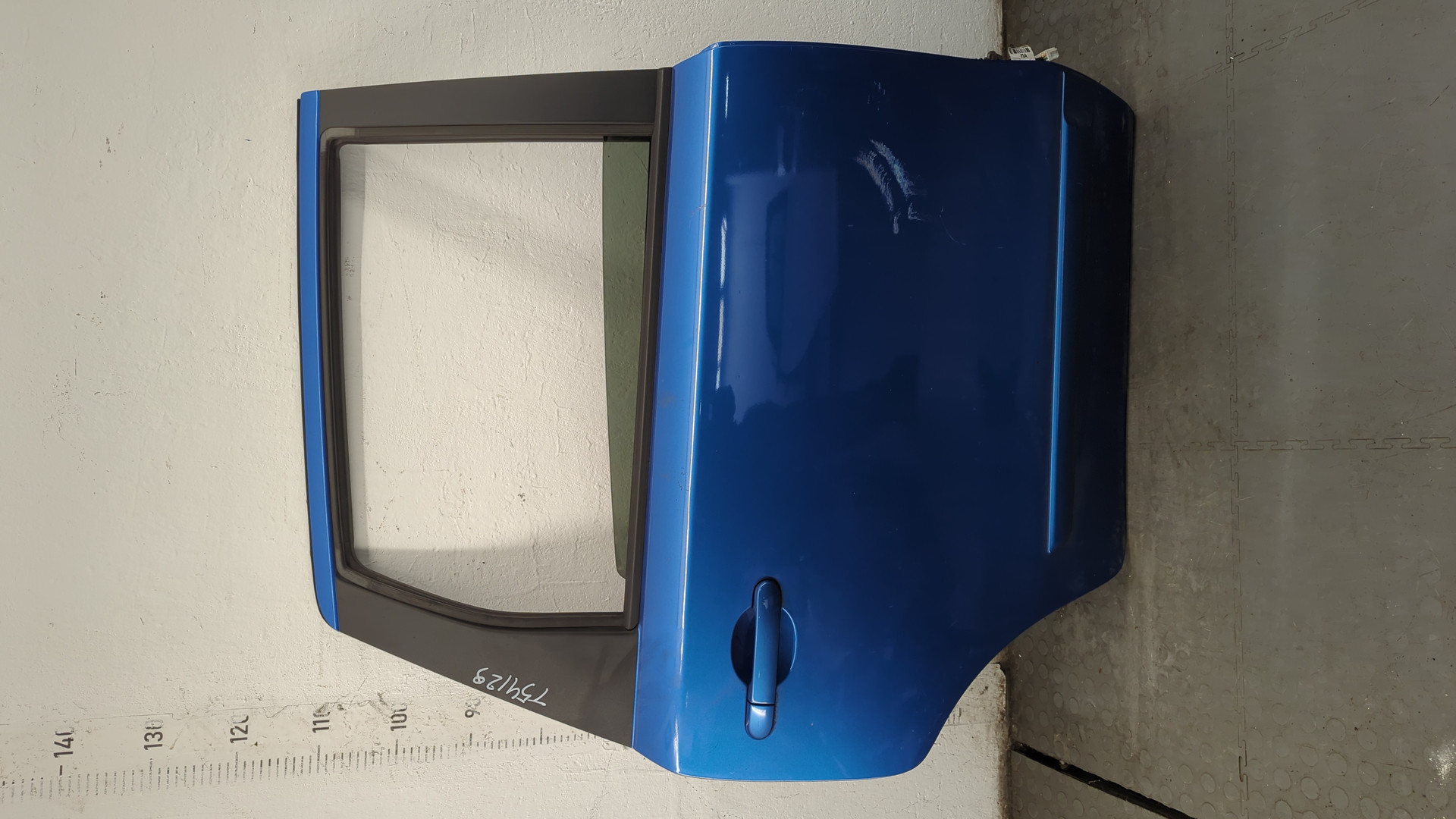 Дверь задняя правая