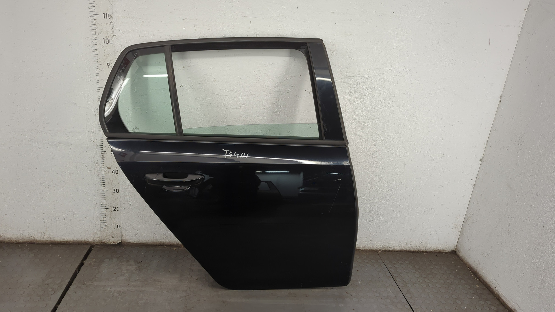 Дверь задняя правая