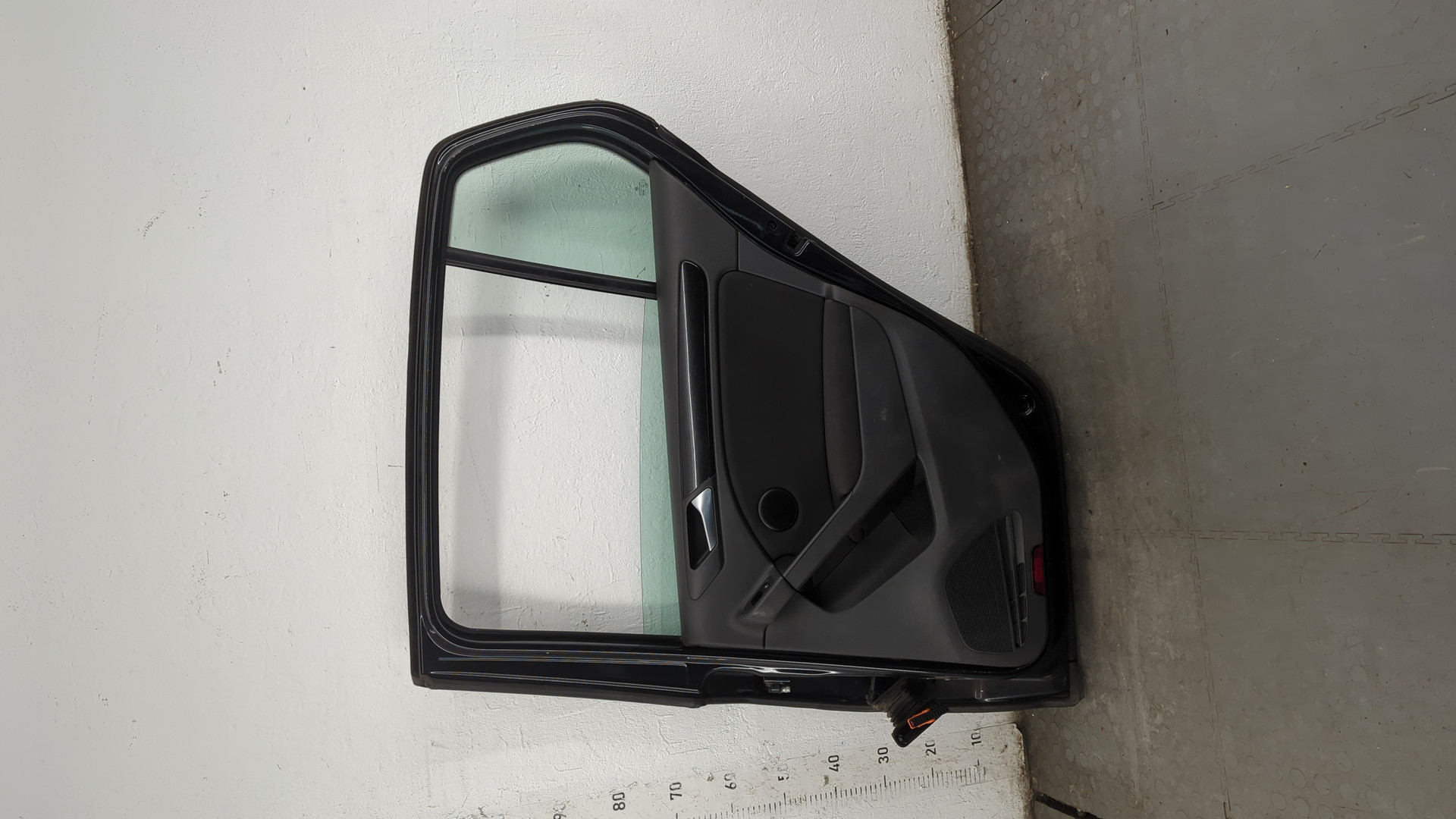 Дверь задняя правая