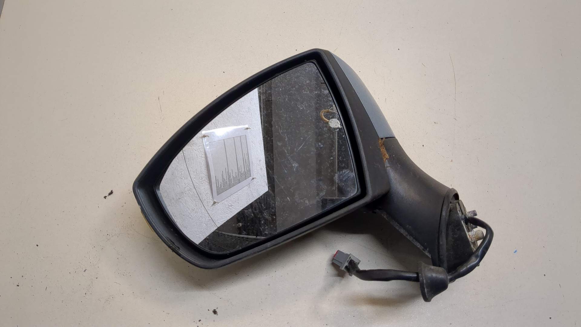 Зеркало левое электрическое