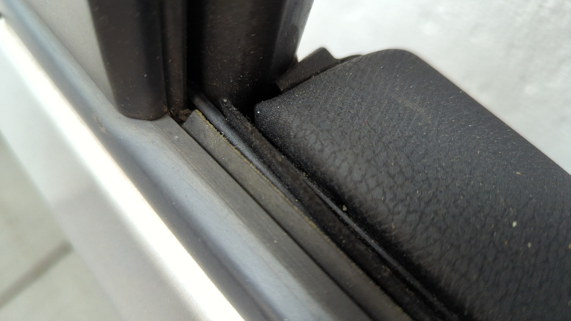 Дверь задняя левая