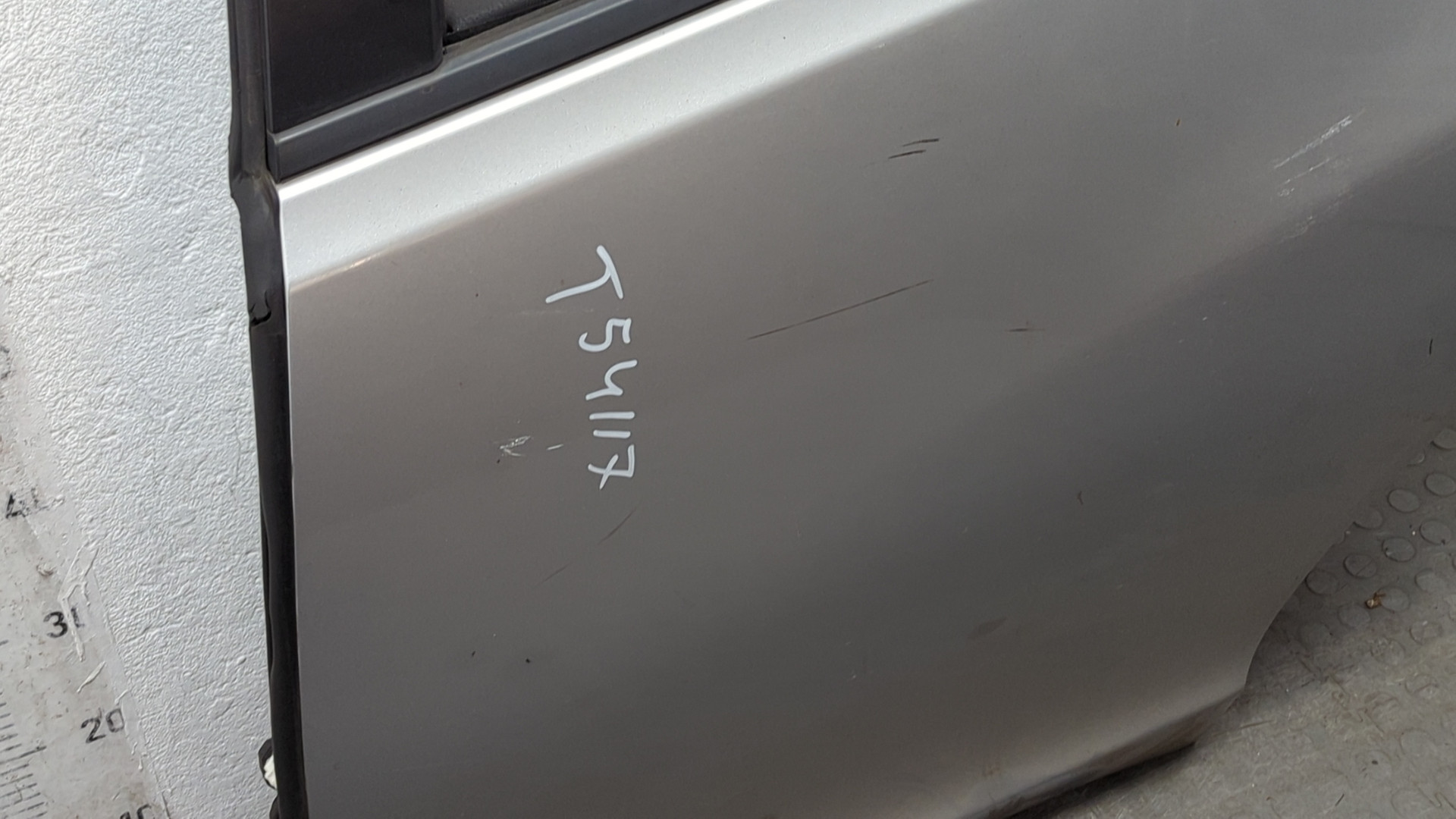 Дверь задняя левая