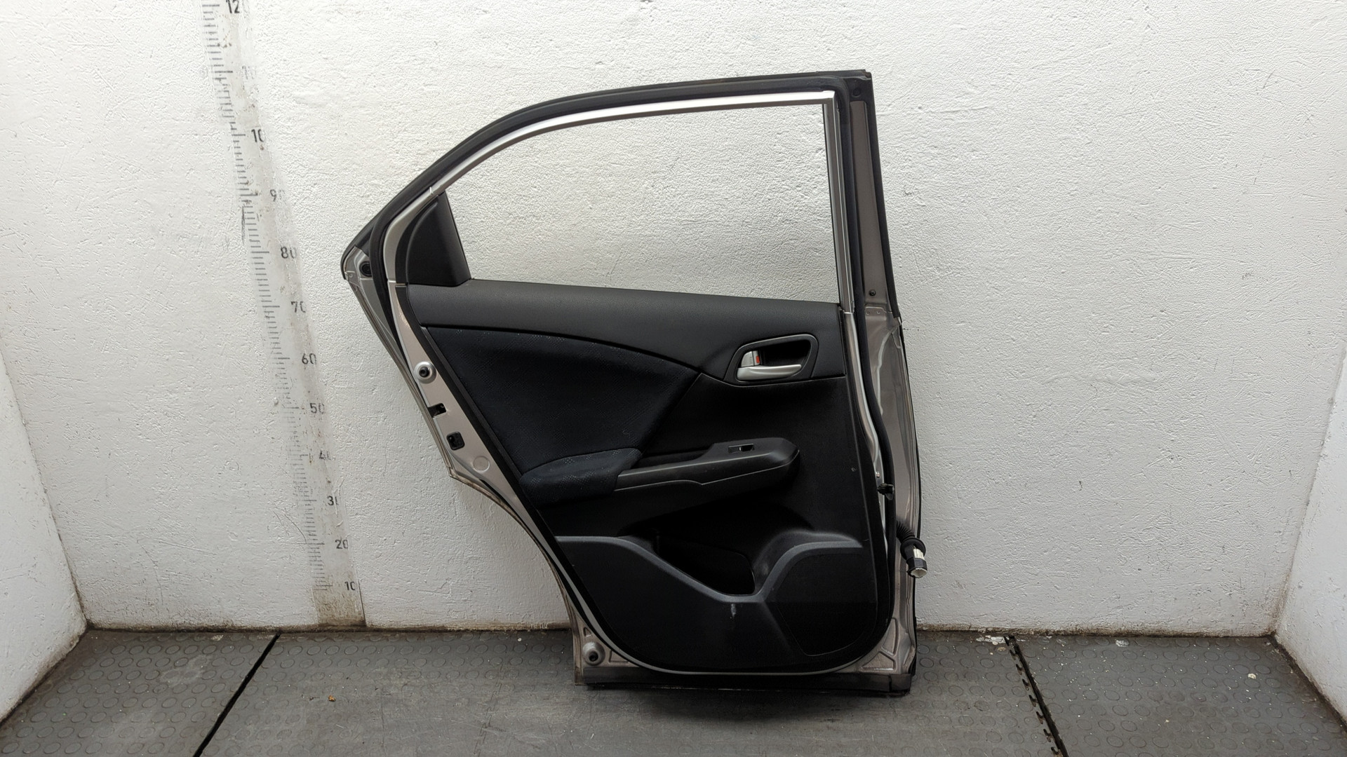 Дверь задняя левая