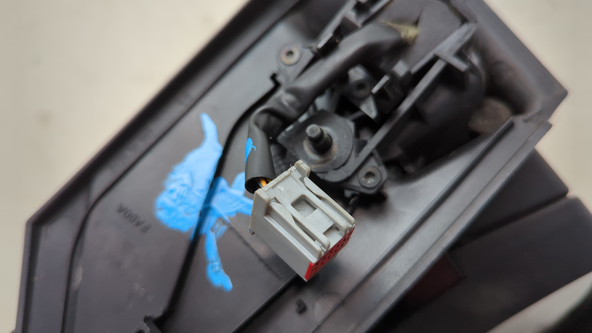 Зеркало левое электрическое