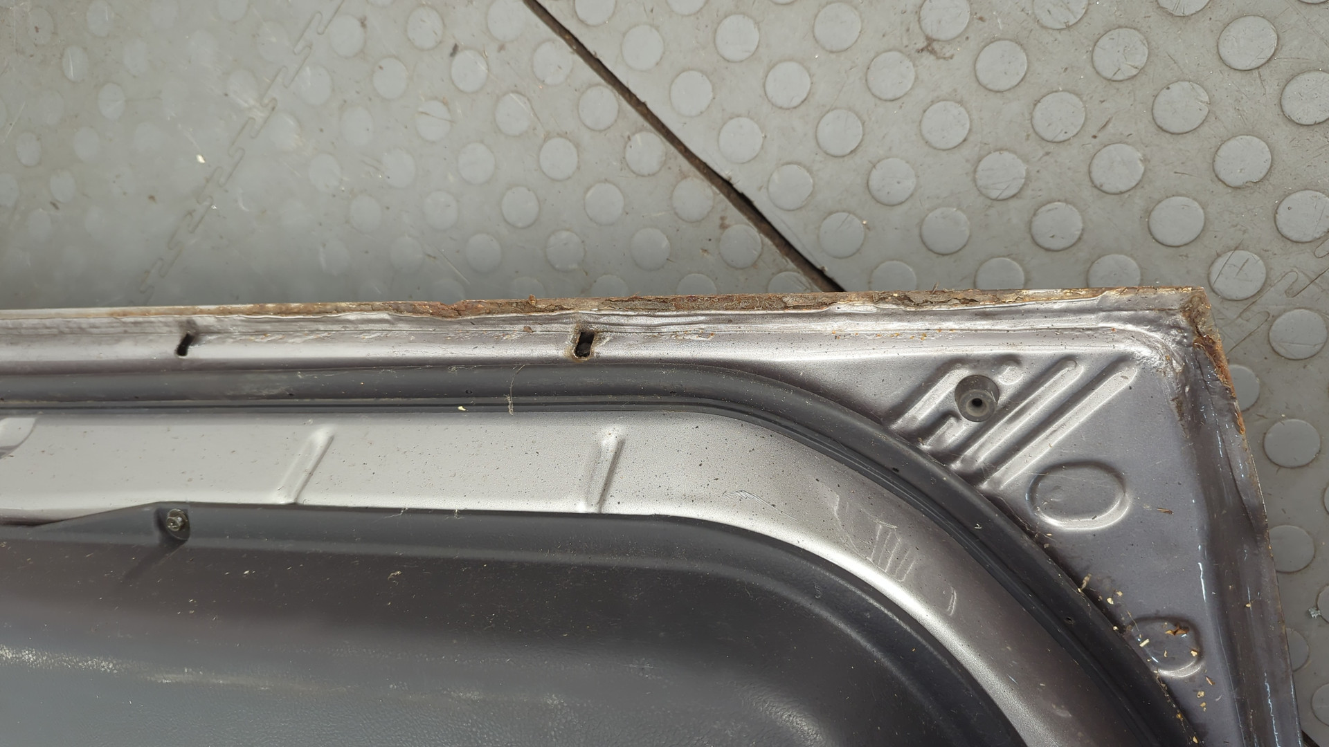 Дверь передняя левая