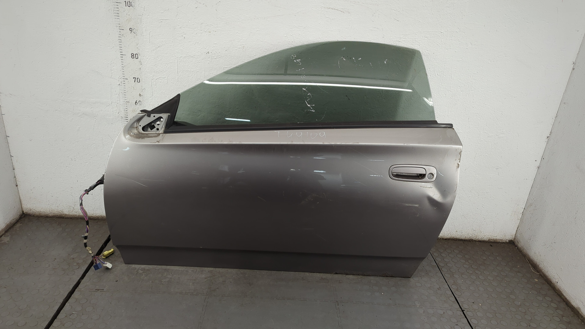 Дверь передняя левая