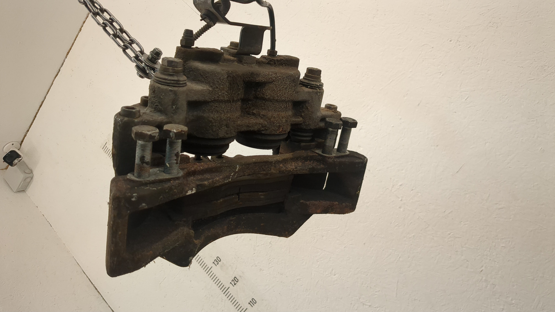 Суппорт передний левый